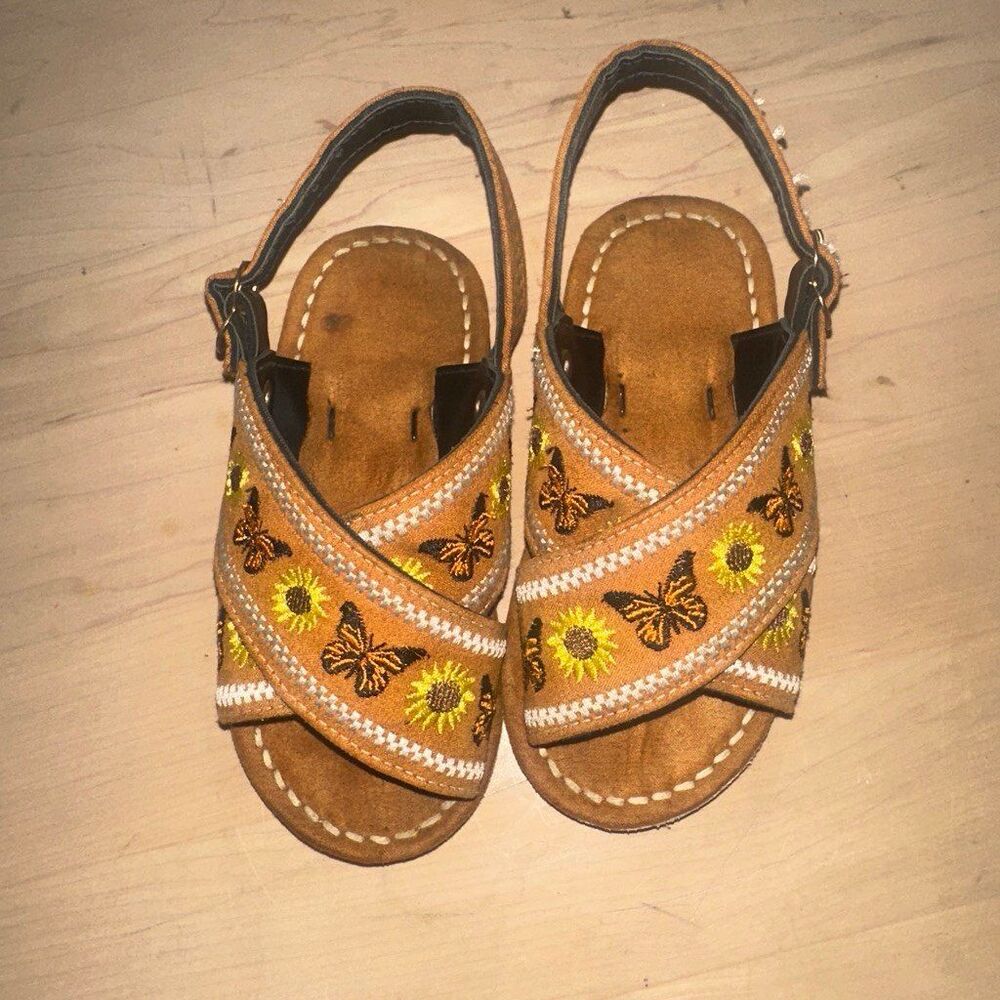 Girls sandals